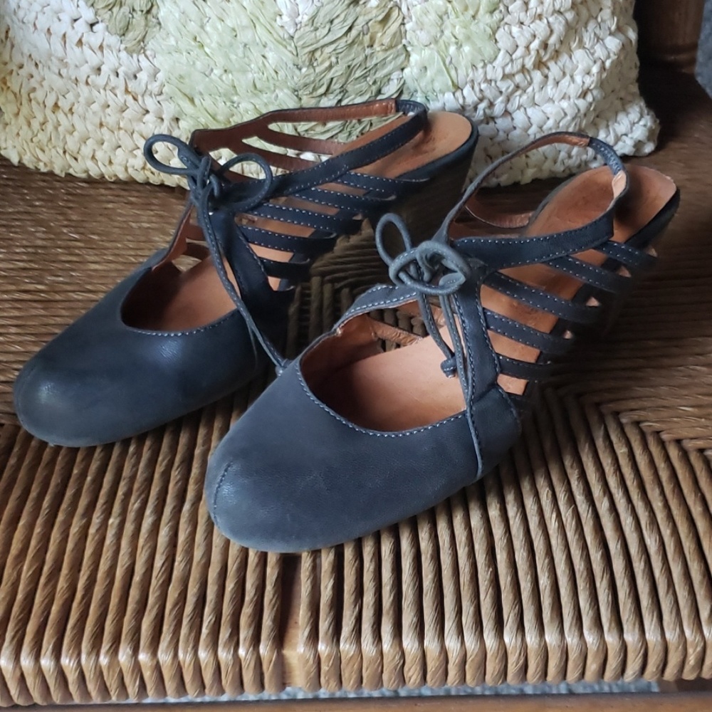 Anthropologie Sachelle cutout slingback sandal, size 9.5